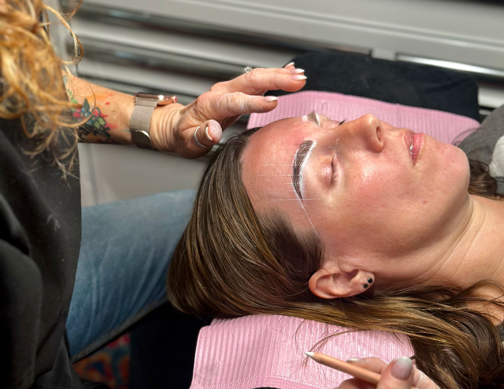 Permanent makeup training instuctor in Huntsville AL